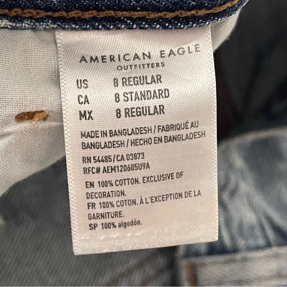 American Eagle Ripped Mom Jean 8 High Rise Tapered Leg Ankle Length Destroyed - Picture 10 of 10